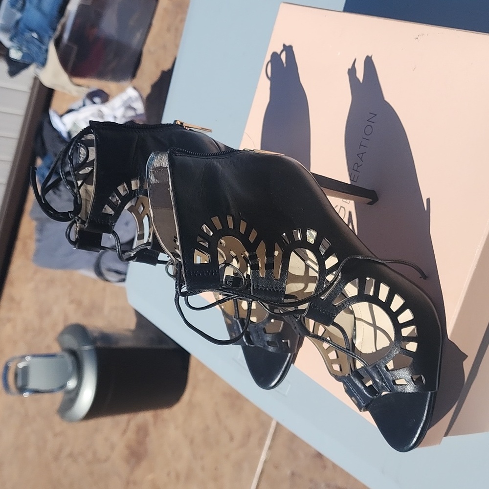 Heels - Picture 2 of 4